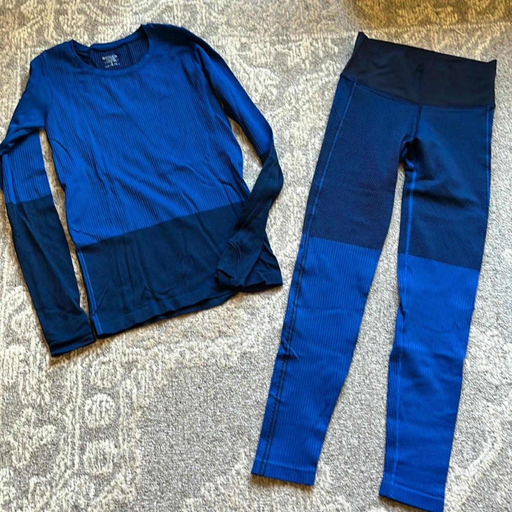 Athleta base layer set. So cute. Barely worn.